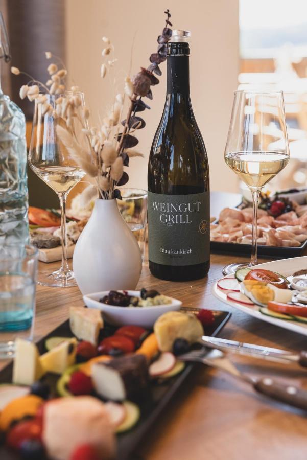 Weingut Peter Grill Bed & Breakfast ลอยช์ชาค ภายนอก รูปภาพ